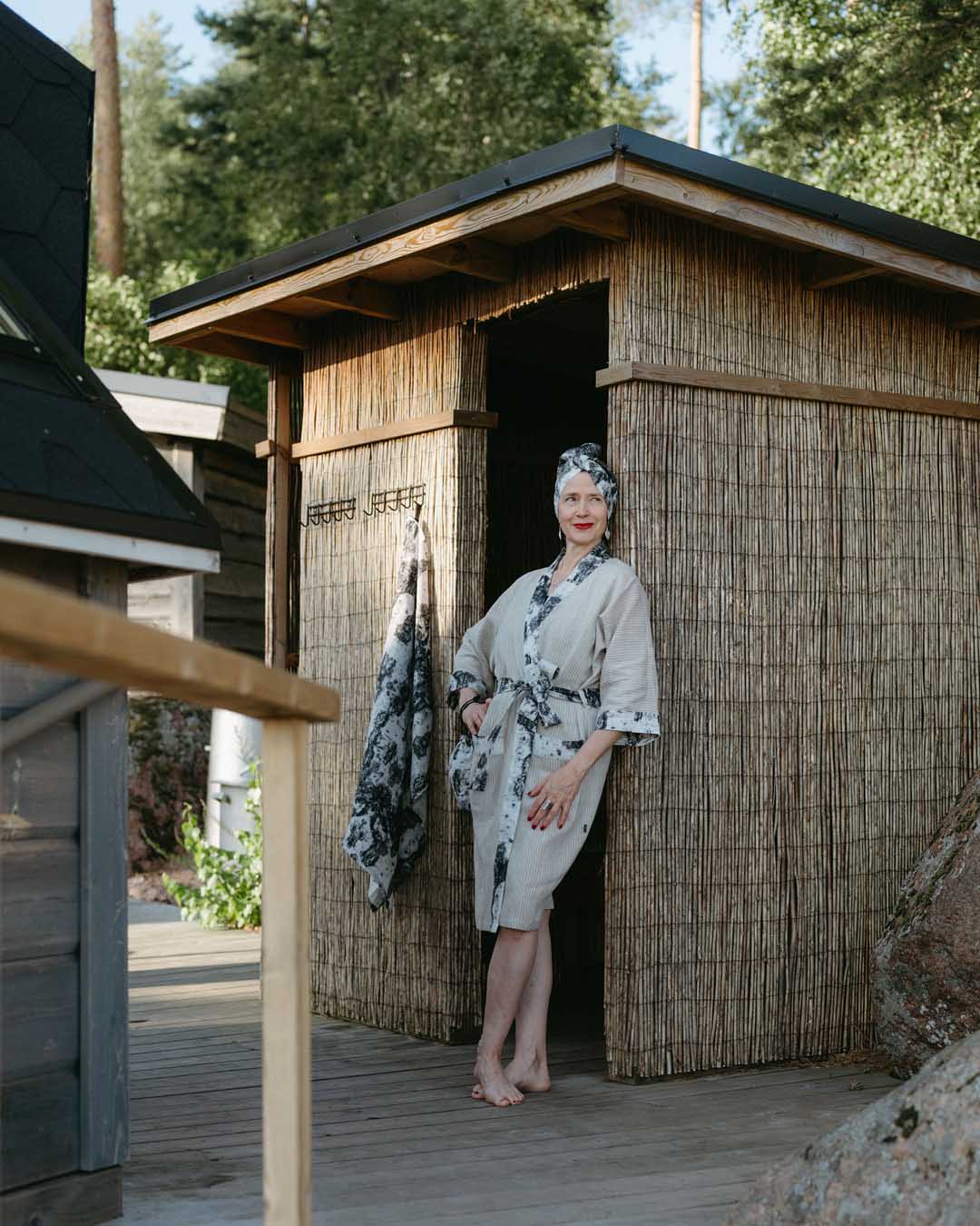Bathrobe - Kaarnakamut (Bark Buddeies)