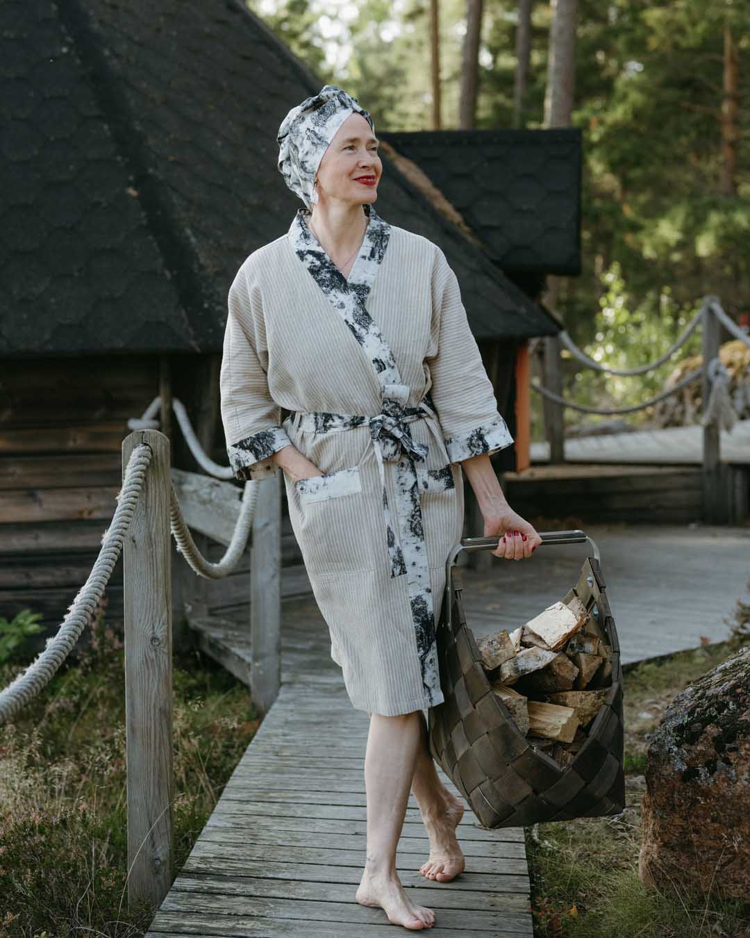 Bathrobe - Kaarnakamut (Bark Buddeies)